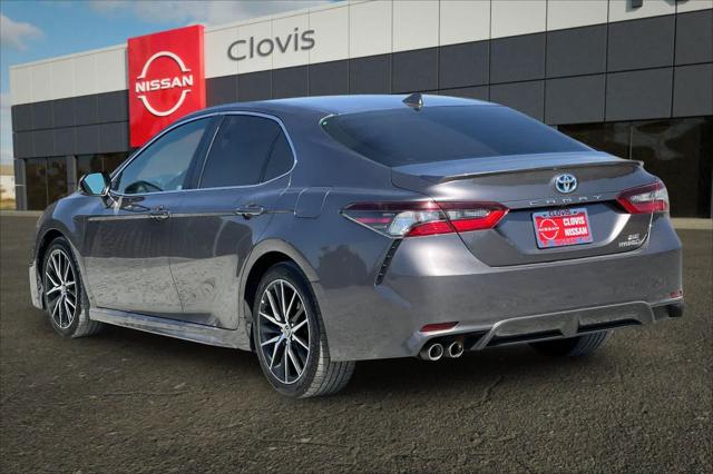 2022 Toyota Camry SE Hybrid