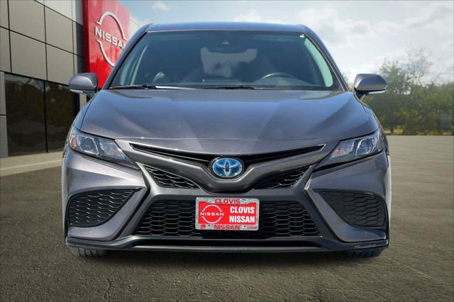 2022 Toyota Camry SE Hybrid