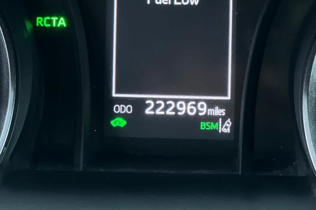 2022 Toyota Camry SE Hybrid