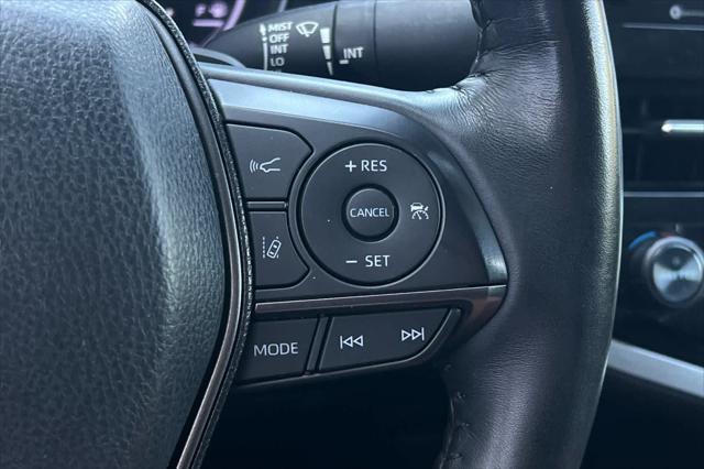 2022 Toyota Camry SE Hybrid
