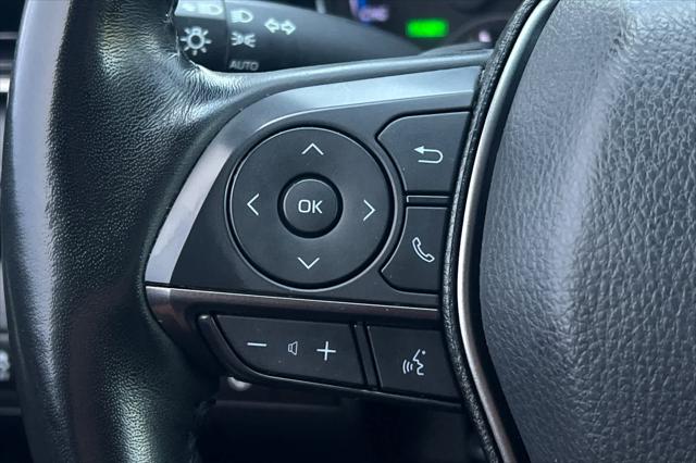2022 Toyota Camry SE Hybrid