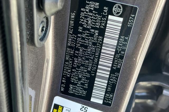 2022 Toyota Camry SE Hybrid