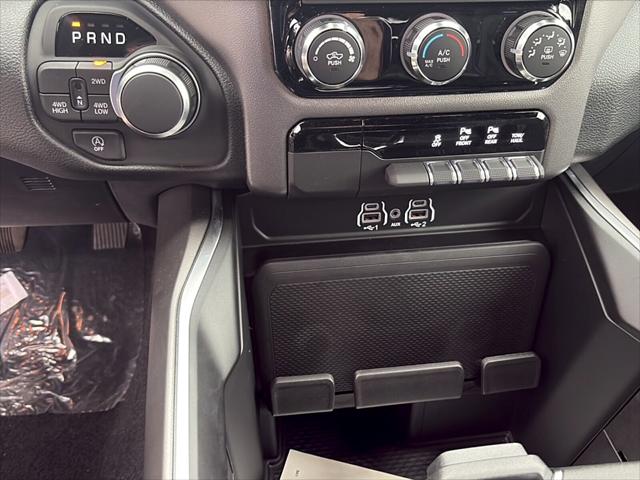 2026 Ram 1500 Express Crew Cab 4x4 57 Box