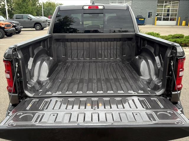 2026 Ram 1500 Express Crew Cab 4x4 57 Box