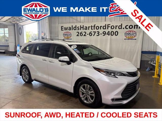 2022 Toyota Sienna Platinum for sale in Hartford, WI