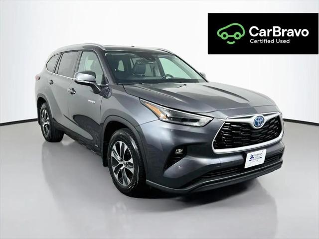 2021 Toyota Highlander Hybrid XLE for sale in Madison, WI