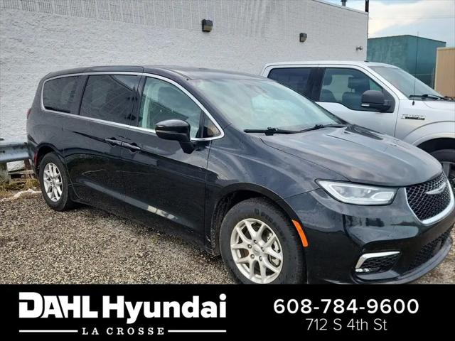 2023 Chrysler Pacifica Touring L for sale in La Crosse, WI