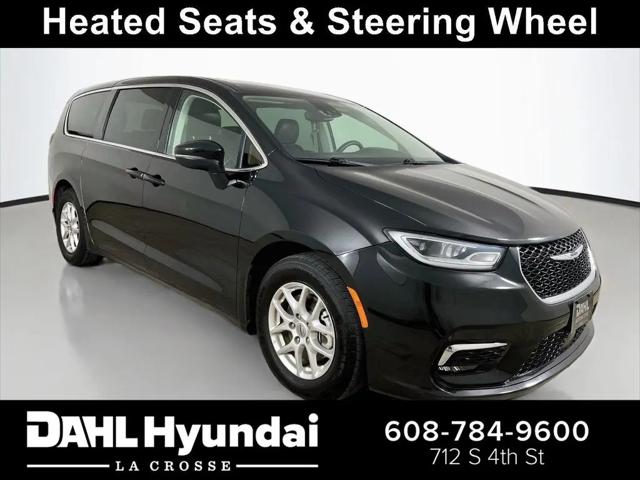 2023 Chrysler Pacifica Touring L for sale in La Crosse, WI