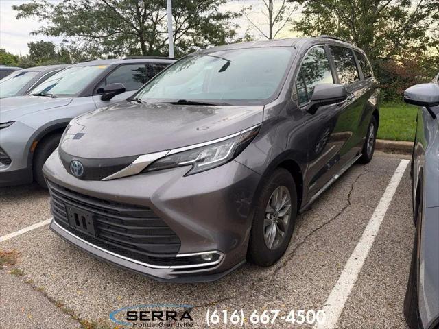 2021 Toyota Sienna XLE for sale in Grandville, MI