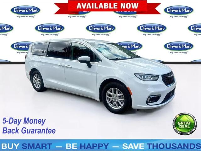 2023 Chrysler Pacifica Touring L for sale in Sanford, FL