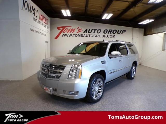 2013 Cadillac Escalade ESV Platinum Edition for sale in Urbandale, IA