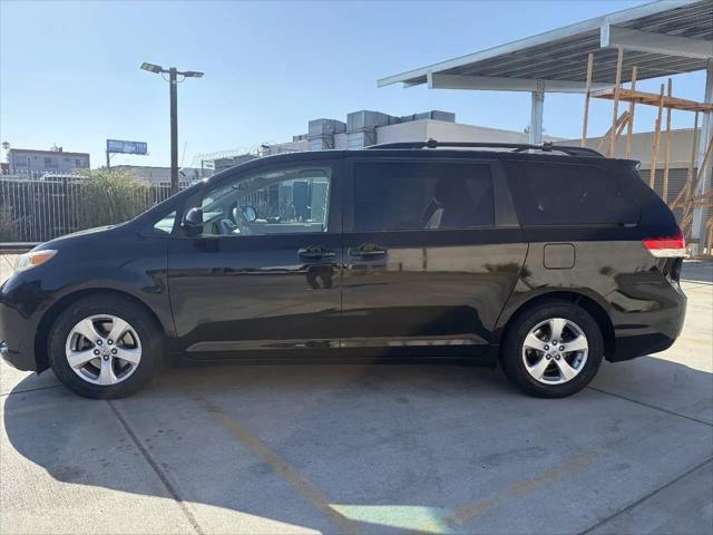 2013 Toyota Sienna LE V6 8 Passenger