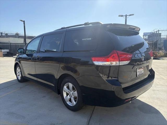 2013 Toyota Sienna LE V6 8 Passenger