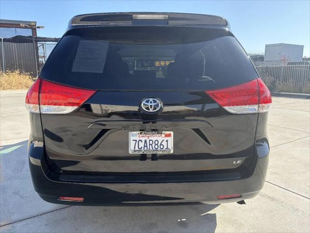 2013 Toyota Sienna LE V6 8 Passenger