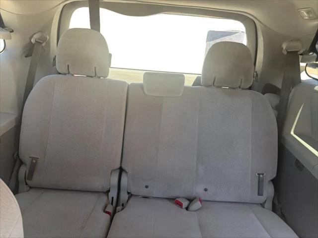 2013 Toyota Sienna LE V6 8 Passenger