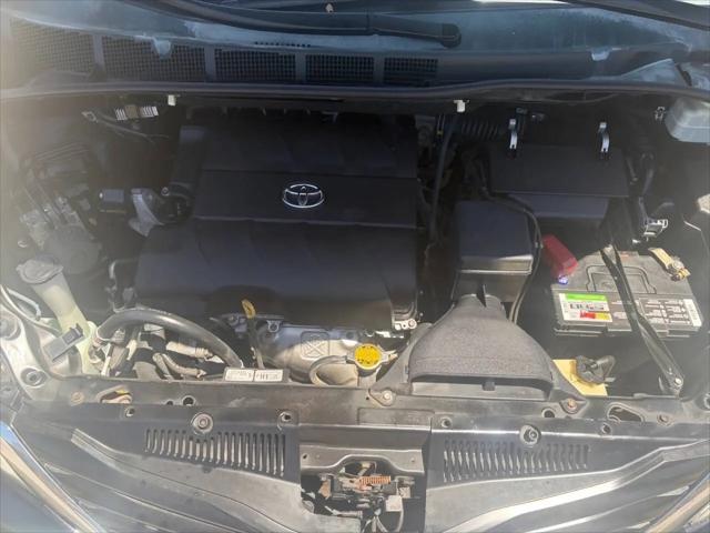 2013 Toyota Sienna LE V6 8 Passenger