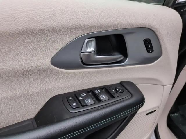 2020 Chrysler Pacifica Hybrid Limited