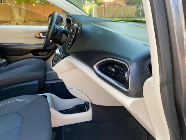 2021 Chrysler Voyager L