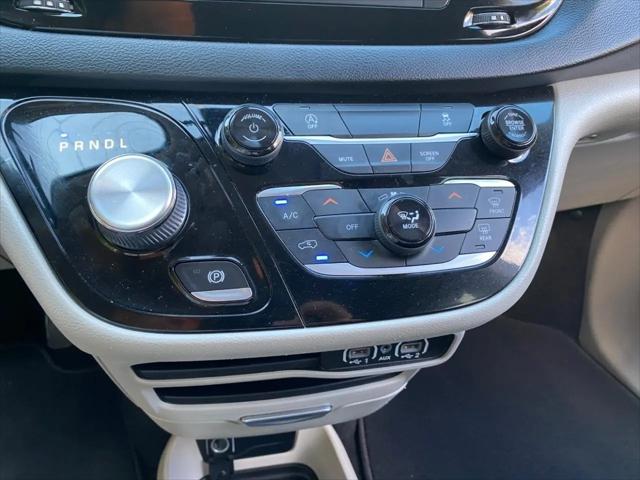 2021 Chrysler Voyager L