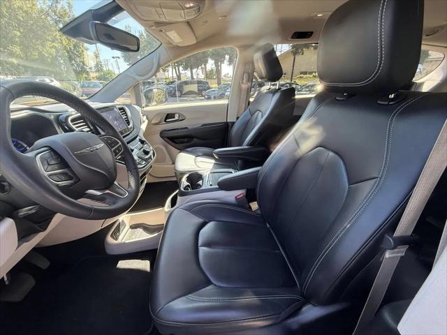 2023 Chrysler Pacifica Hybrid Touring L