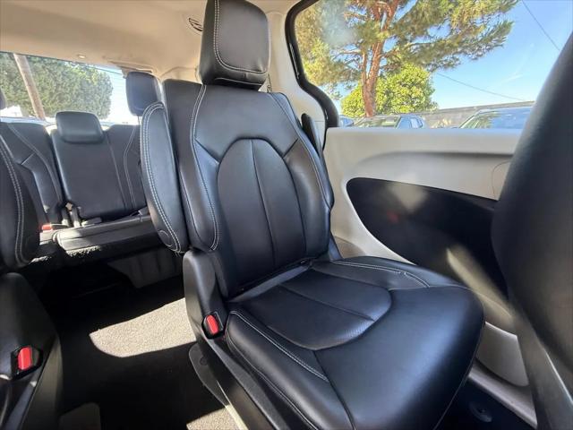 2023 Chrysler Pacifica Hybrid Touring L