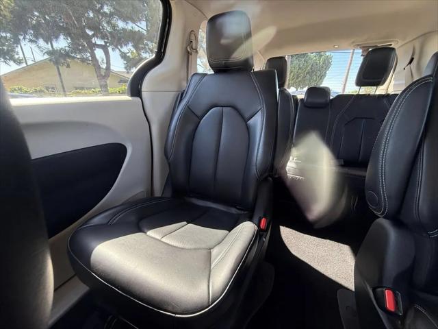 2023 Chrysler Pacifica Hybrid Touring L