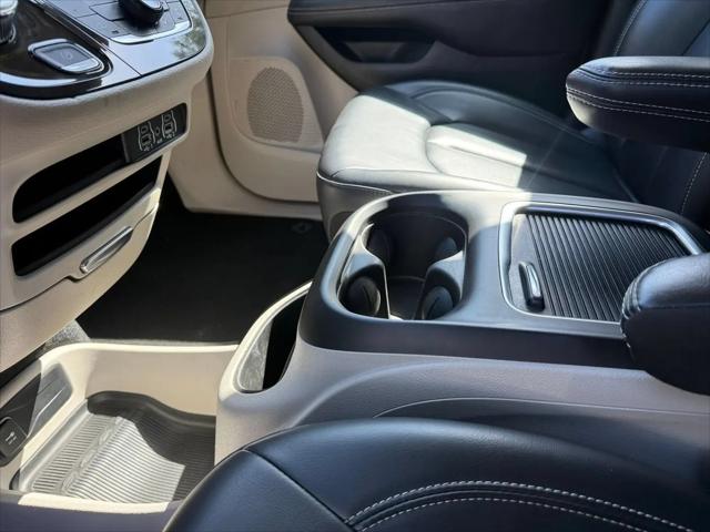 2023 Chrysler Pacifica Hybrid Touring L