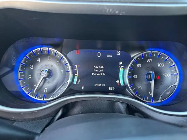 2025 Chrysler Pacifica Select