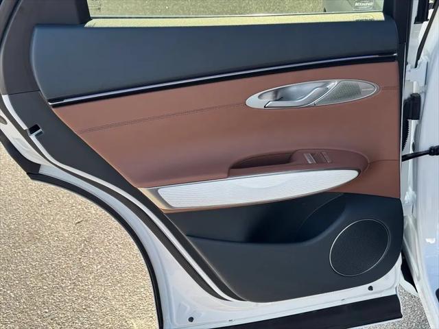 2027 Genesis GV70 2.5T Advanced