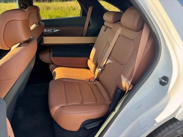 2027 Genesis GV70 2.5T Advanced