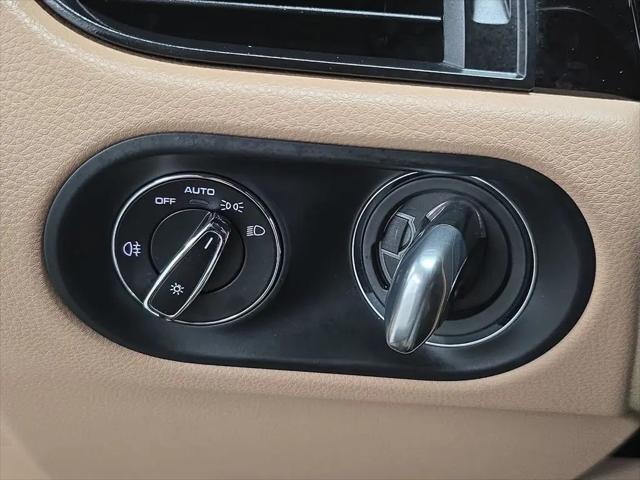2019 Porsche Macan Macan