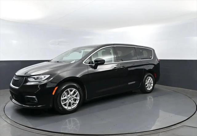 2024 Chrysler Pacifica Touring L for sale in Valencia, CA