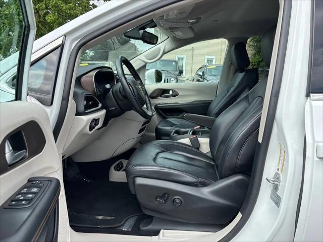 2017 Chrysler Pacifica Touring-L