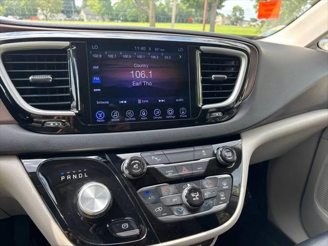 2017 Chrysler Pacifica Touring-L