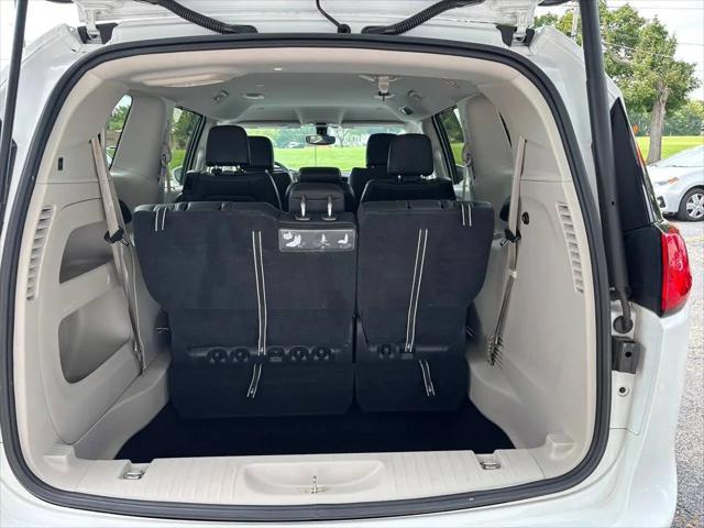 2017 Chrysler Pacifica Touring-L