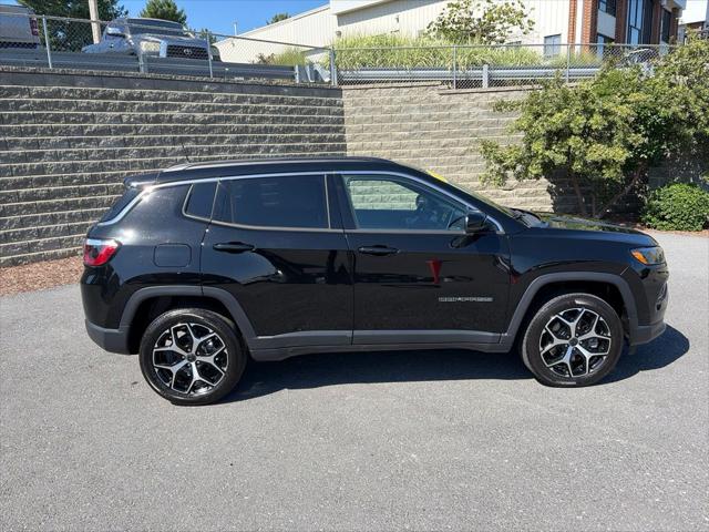 2025 Jeep Compass Limited 4x4 2025 Jeep Compass Limited 4x4