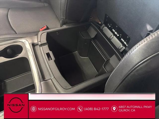 2017 Ram 1500 Night Crew Cab 4x4 57 Box