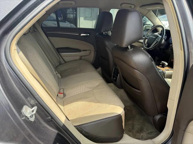 2013 Chrysler 300 Luxury Series