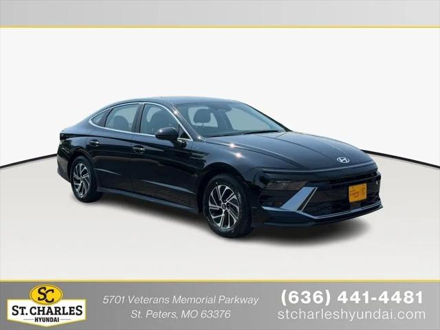 2026 Hyundai Sonata Hybrid Blue for sale in St Peters, MO