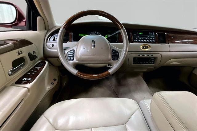 2000 Lincoln Town Car Cartier