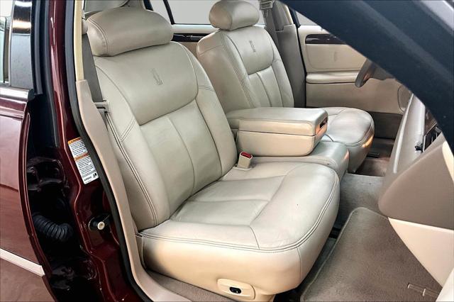2000 Lincoln Town Car Cartier