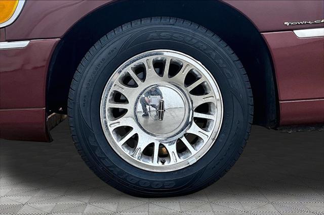 2000 Lincoln Town Car Cartier