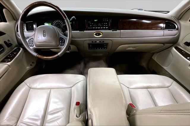 2000 Lincoln Town Car Cartier
