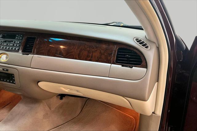 2000 Lincoln Town Car Cartier