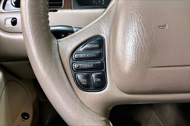 2000 Lincoln Town Car Cartier