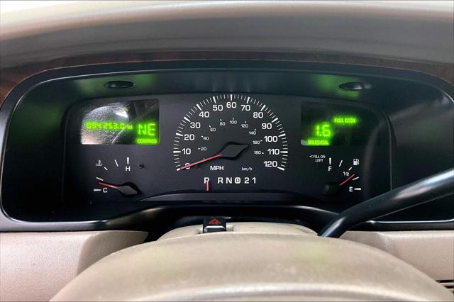 2000 Lincoln Town Car Cartier