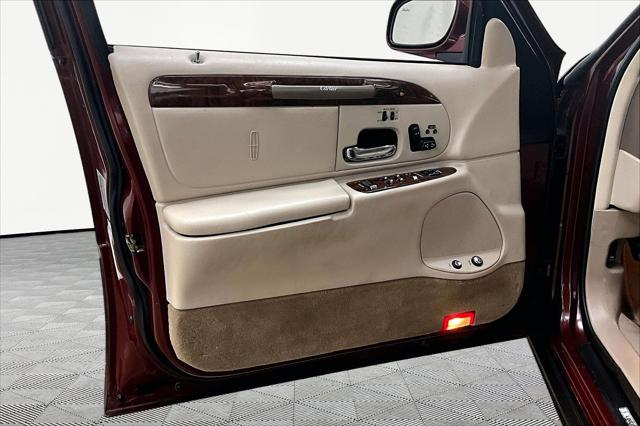 2000 Lincoln Town Car Cartier