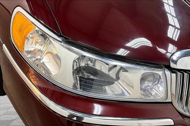 2000 Lincoln Town Car Cartier