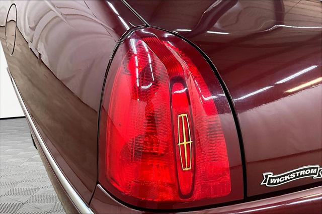 2000 Lincoln Town Car Cartier