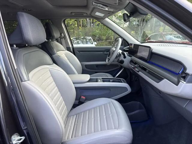 2024 Kia EV9 Land